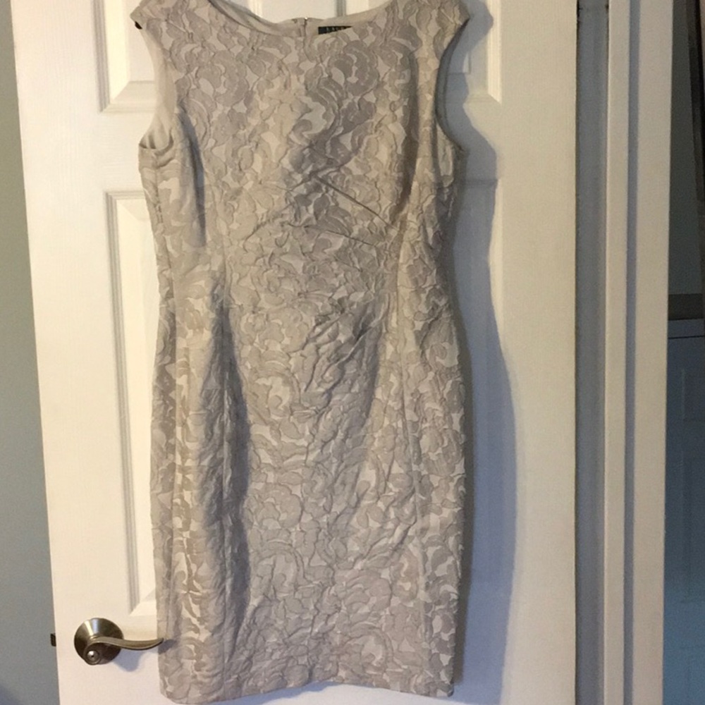 Stunning women’s knee length dress.